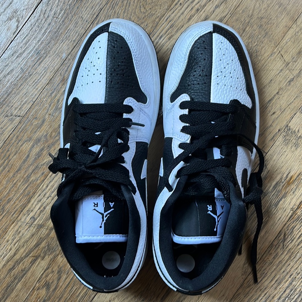 Barely worn Jordan AF One’s with split black and white pattern.